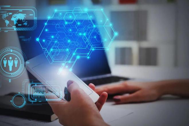 科技驅(qū)動(dòng)未來 網(wǎng)絡(luò)技術(shù)服務(wù)的變革與影響